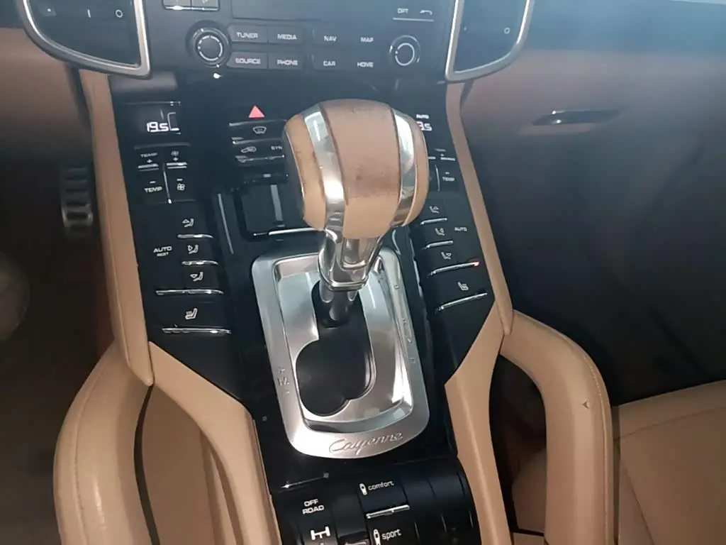 Porsche Cayenne 2018 — Şəkil 14/20