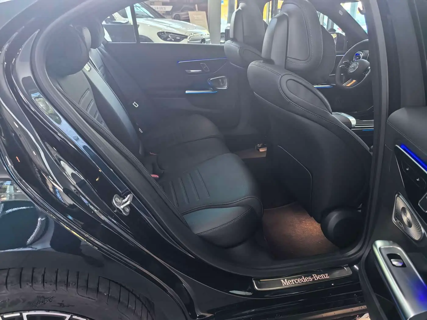 Mercedes-Benz C-Class 2026 — Photo 3/9