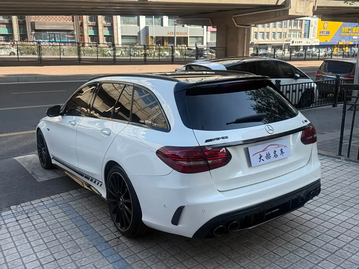 Mercedes-Benz C-Class AMG 2019 — Photo 6/12