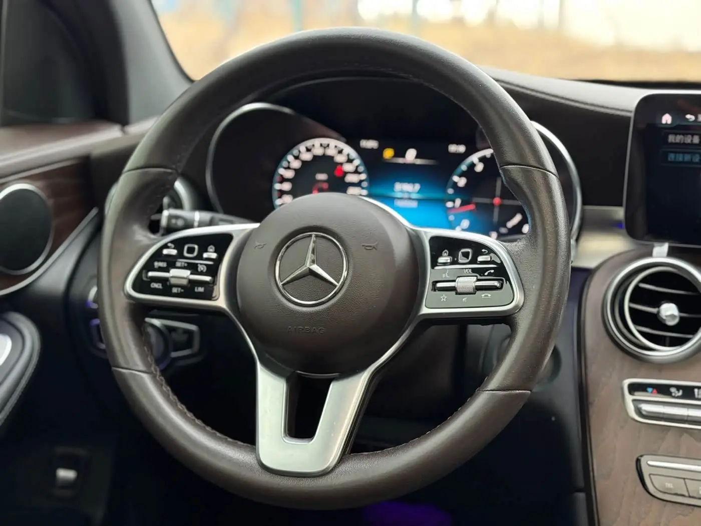 Mercedes-Benz GLC 2020 — Фото 8/16
