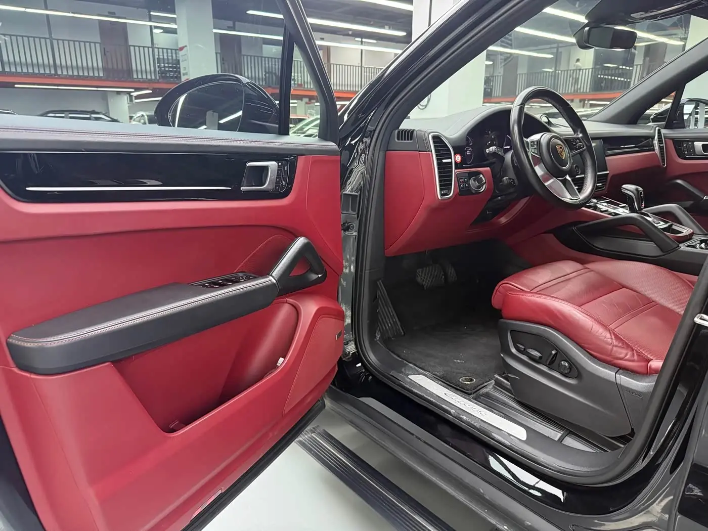 Porsche Cayenne 2022 — Photo 5/20