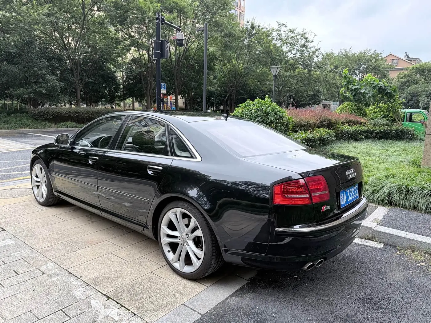 Audi S8 2010 — Photo 15/16