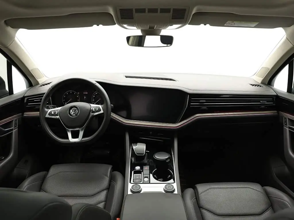 Volkswagen Touareg 2019 — Фото 14/19