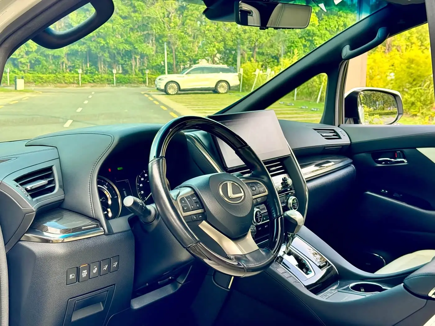Lexus LM 2020 — Şəkil 6/18