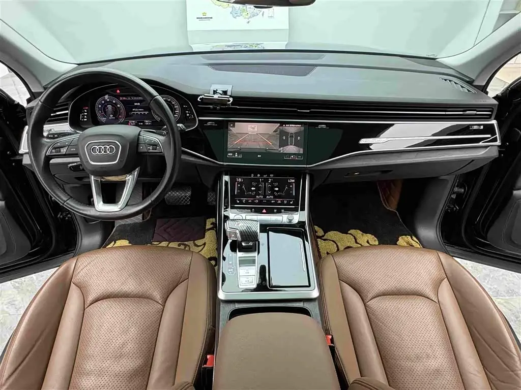 Audi Q7 2020 — Photo 9/14