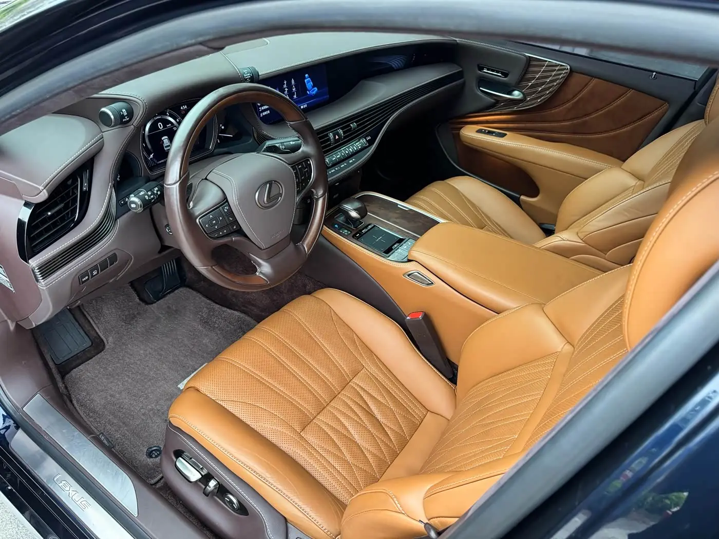 Lexus LS 2019 — ფოტო 9/16