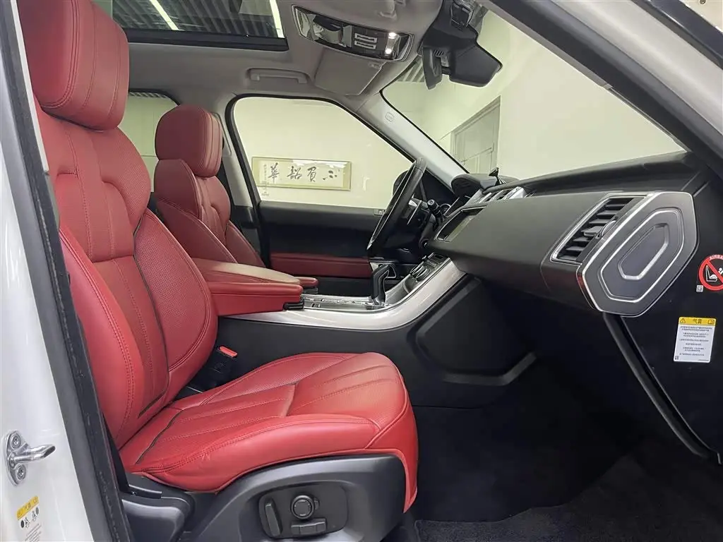 Land Rover Range Rover Sport 2017 — Photo 17/19