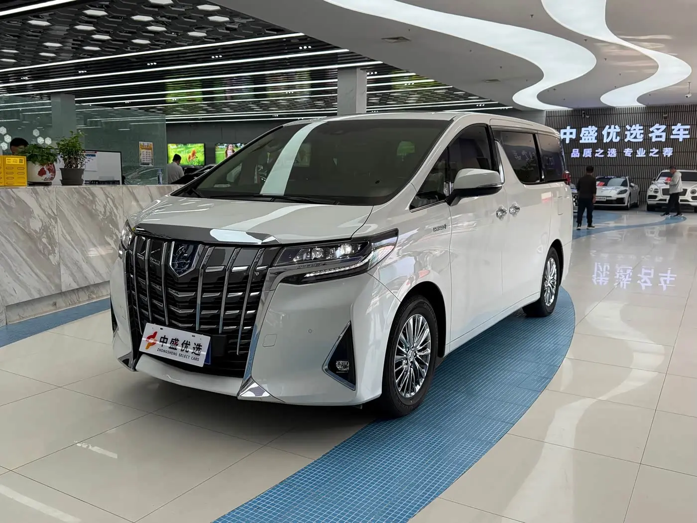 Toyota Alphard 2022 — Şəkil 1/20