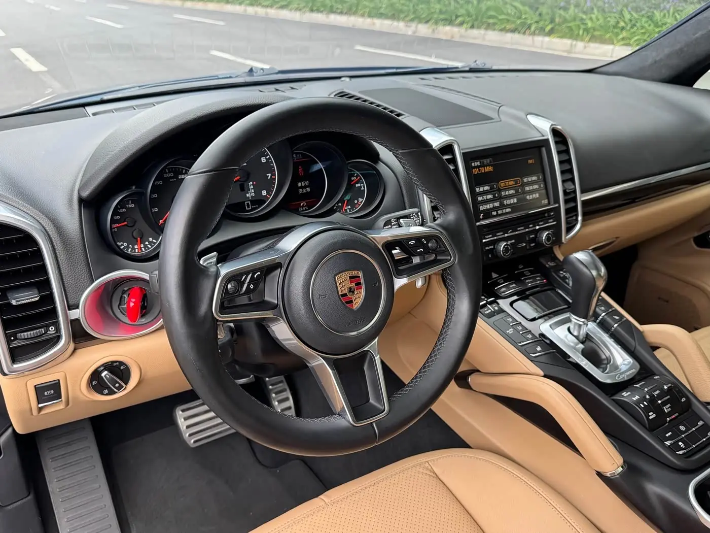 Porsche Cayenne 2016 — Фото 8/13