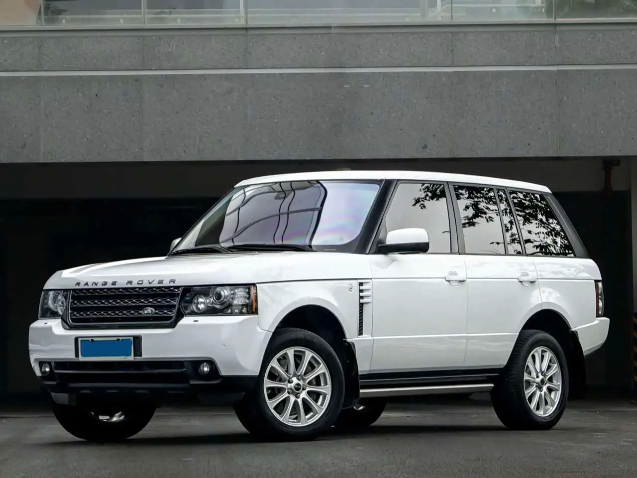 Land Rover Range Rover 2012 — Фото 1/16