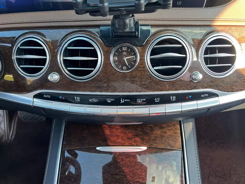Mercedes-Benz S-Class 2019 — Photo 10/19