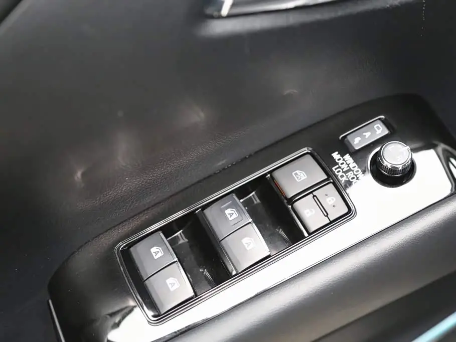 Toyota Vellfire 2021 — Photo 11/20