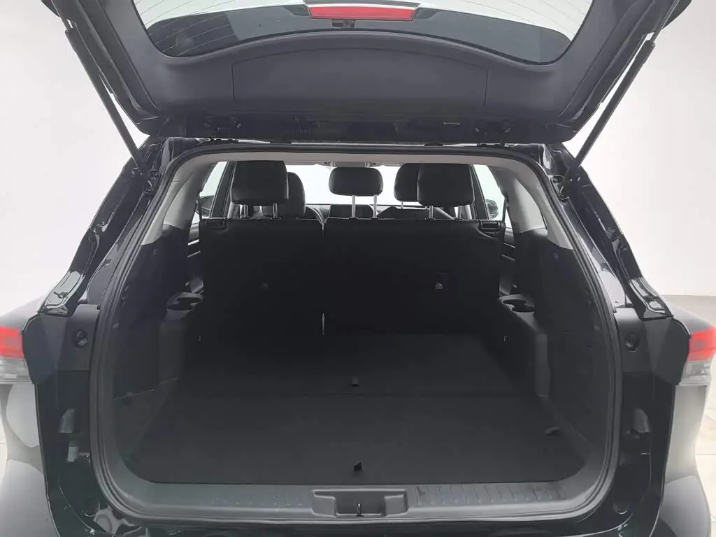 Toyota Highlander 2022 — Şəkil 16/20
