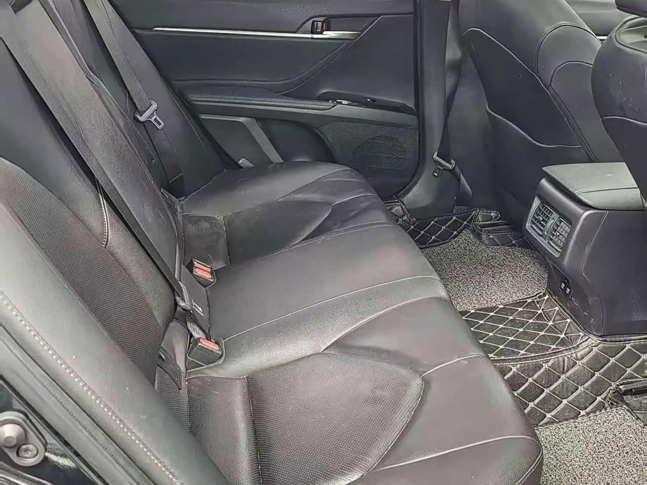 Toyota Camry 2019 — Фото 14/18
