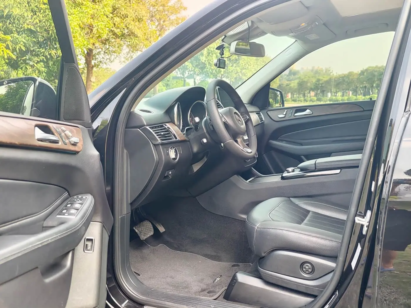 Mercedes-Benz GLE 2016 — ფოტო 4/10