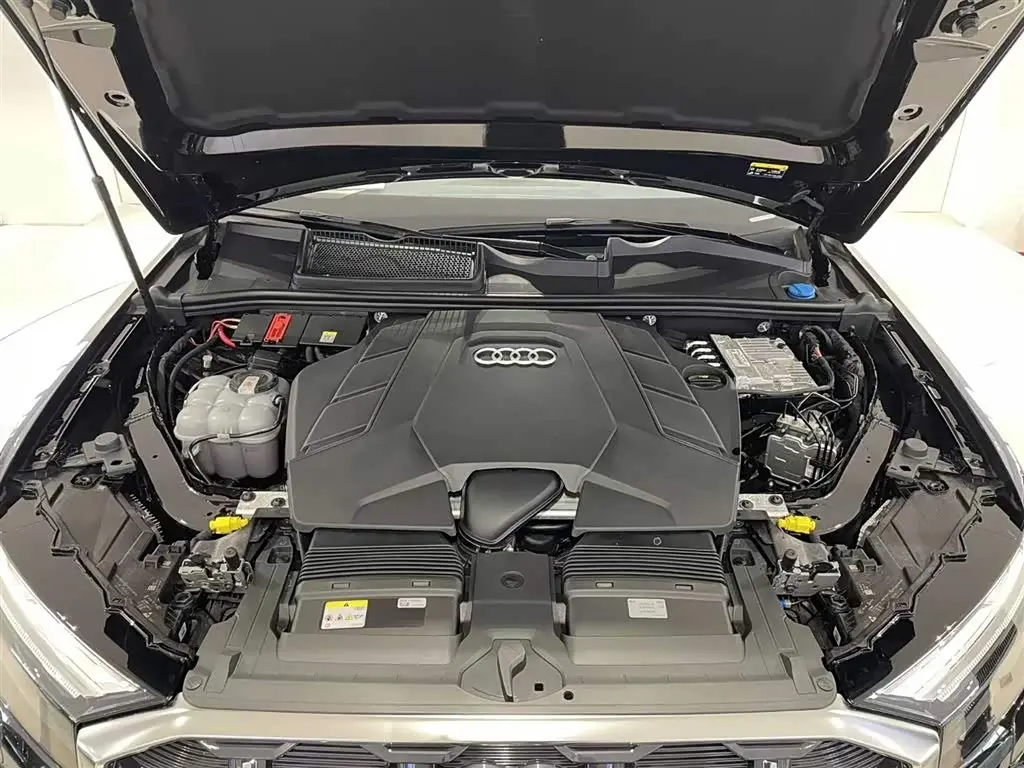Audi Q7 2024 — Photo 9/9