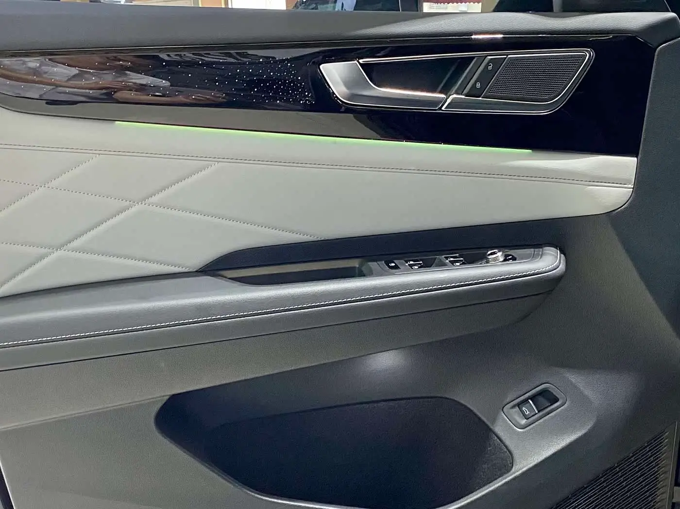 Volkswagen Teramont 2024 — Photo 10/19