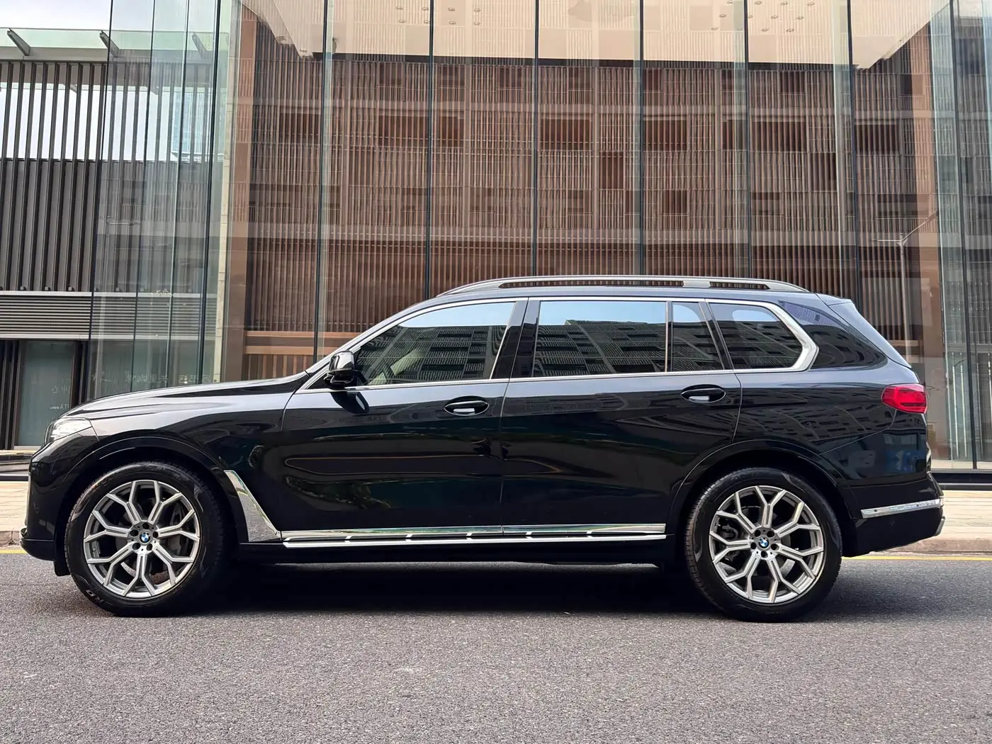 BMW X7 2019 — Фото 4/20
