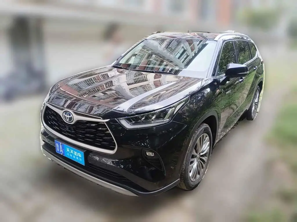Toyota Highlander 2023 — Şəkil 1/12