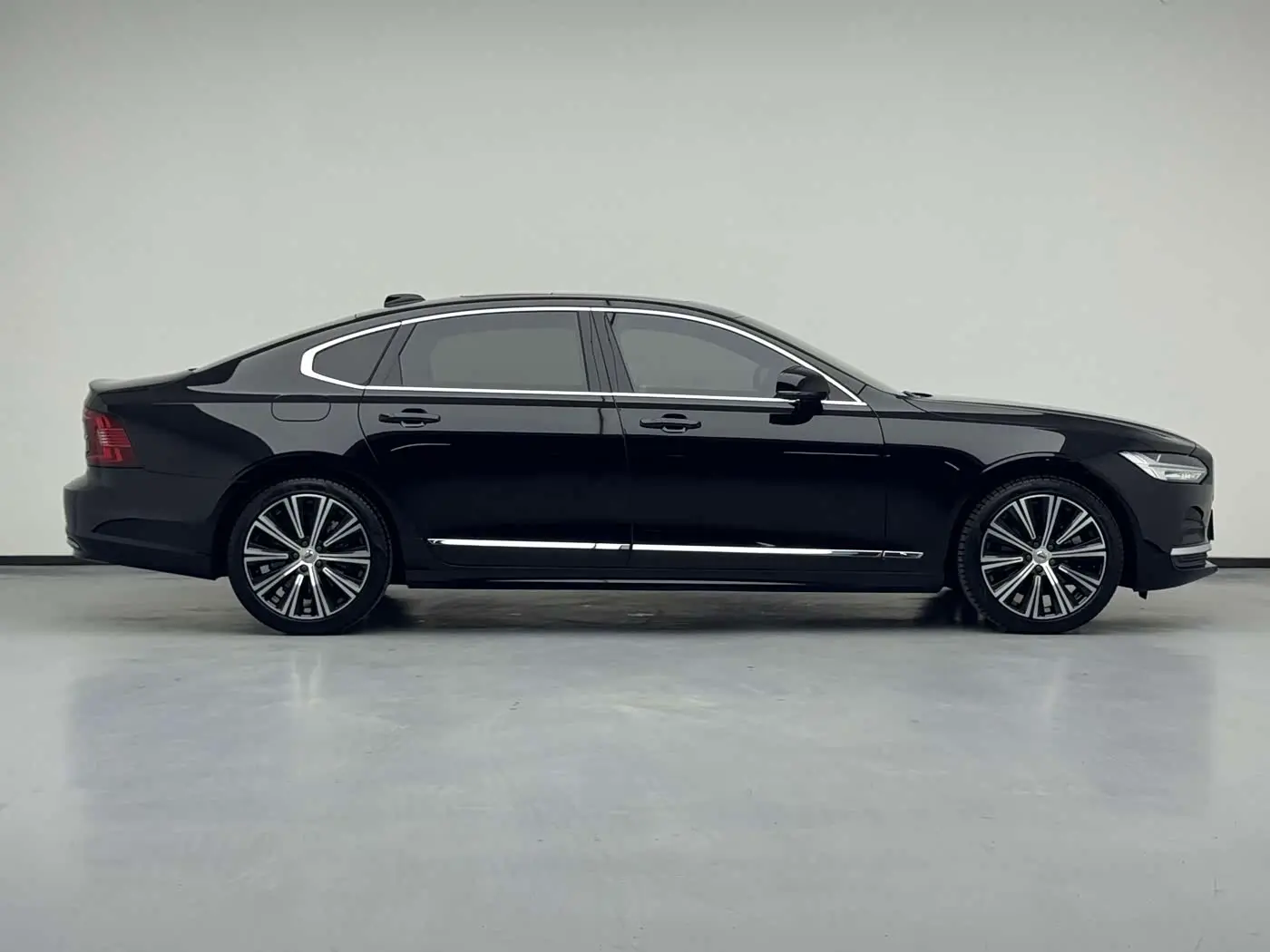 Volvo S90 2024 — Photo 17/18
