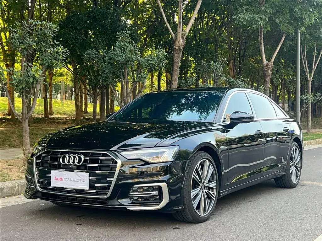 Audi A6L 2025 — Фото 1/9