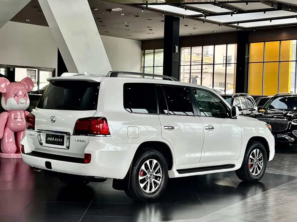 Lexus LX 2011 — Photo 10/19