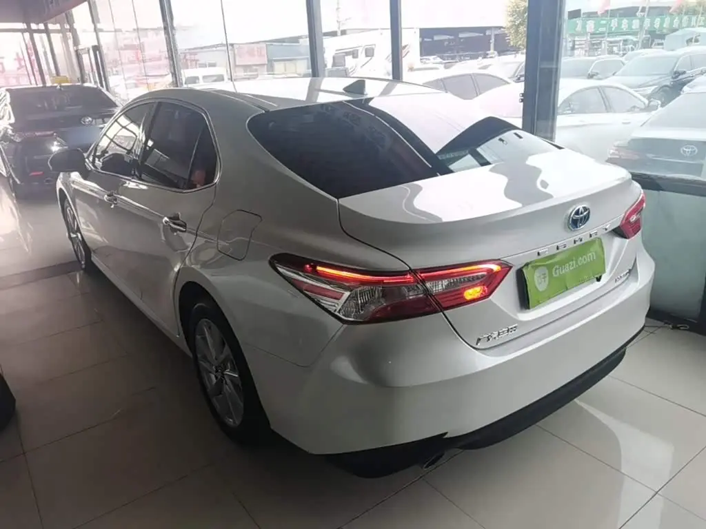 Toyota Camry 2022 — Фото 5/20