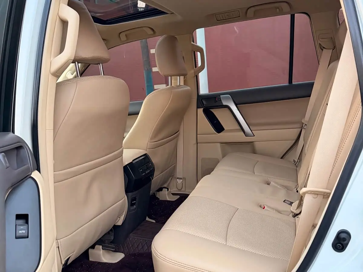 Toyota Prado 2017 — Фото 8/12