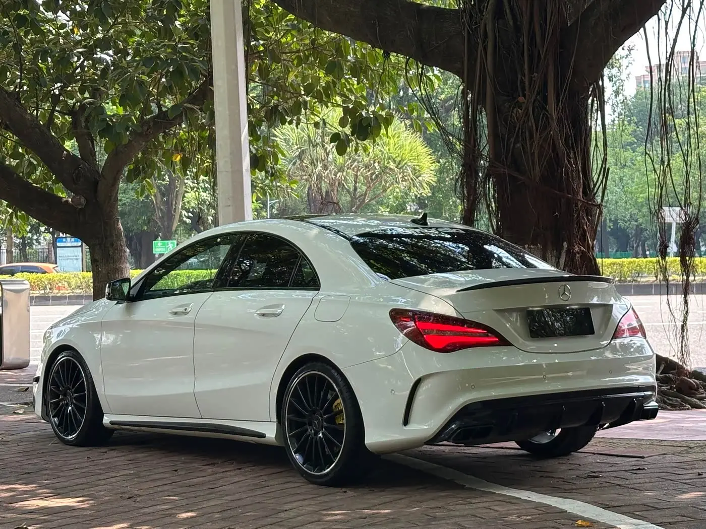 Mercedes-Benz CLA AMG 2017 — Фото 4/9