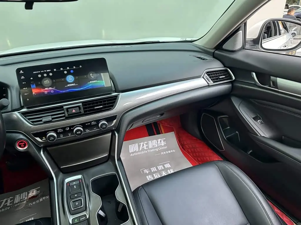 Honda Accord 2023 — Photo 7/14