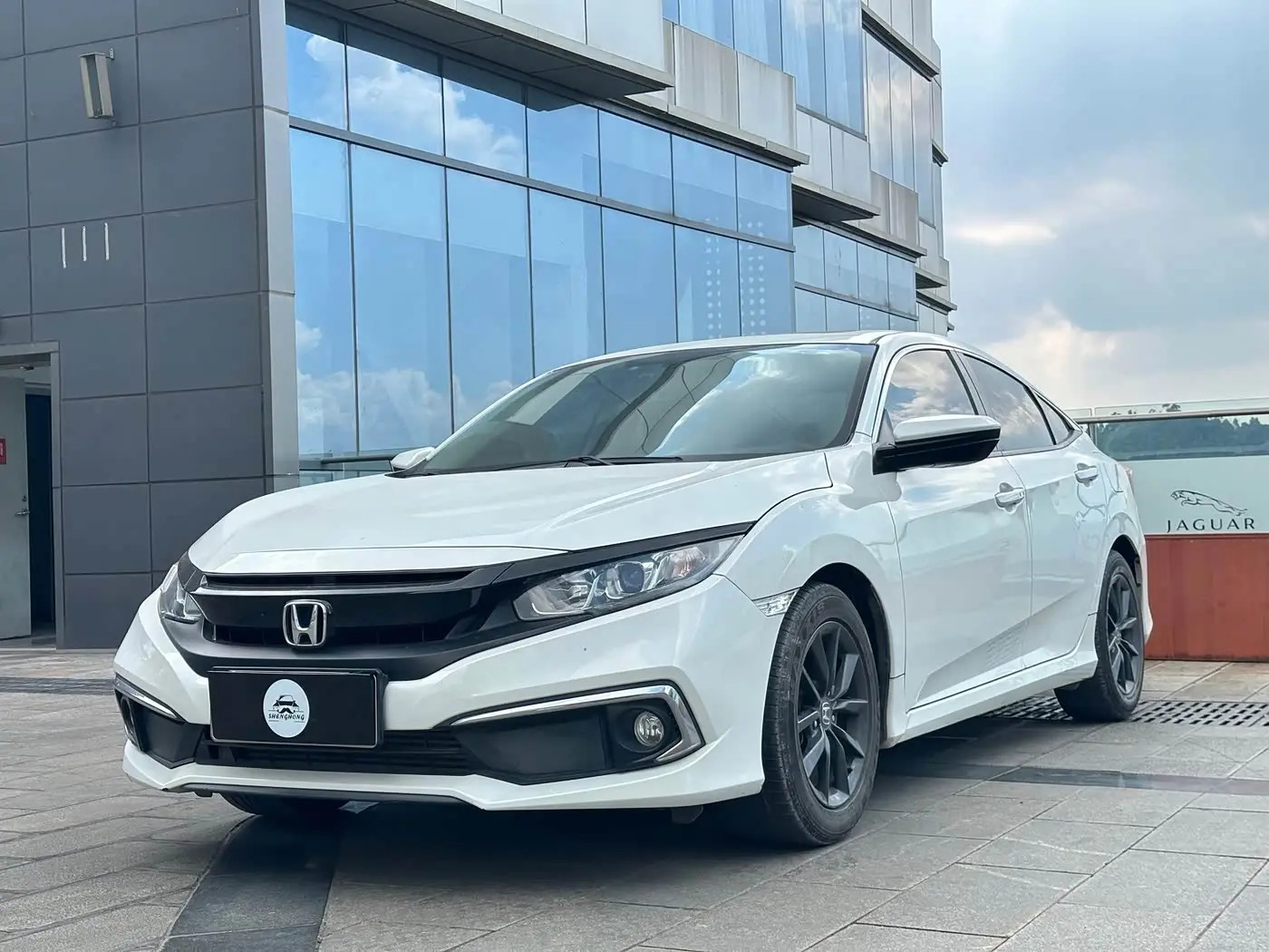Honda Civic 2021 — Фото 1/10