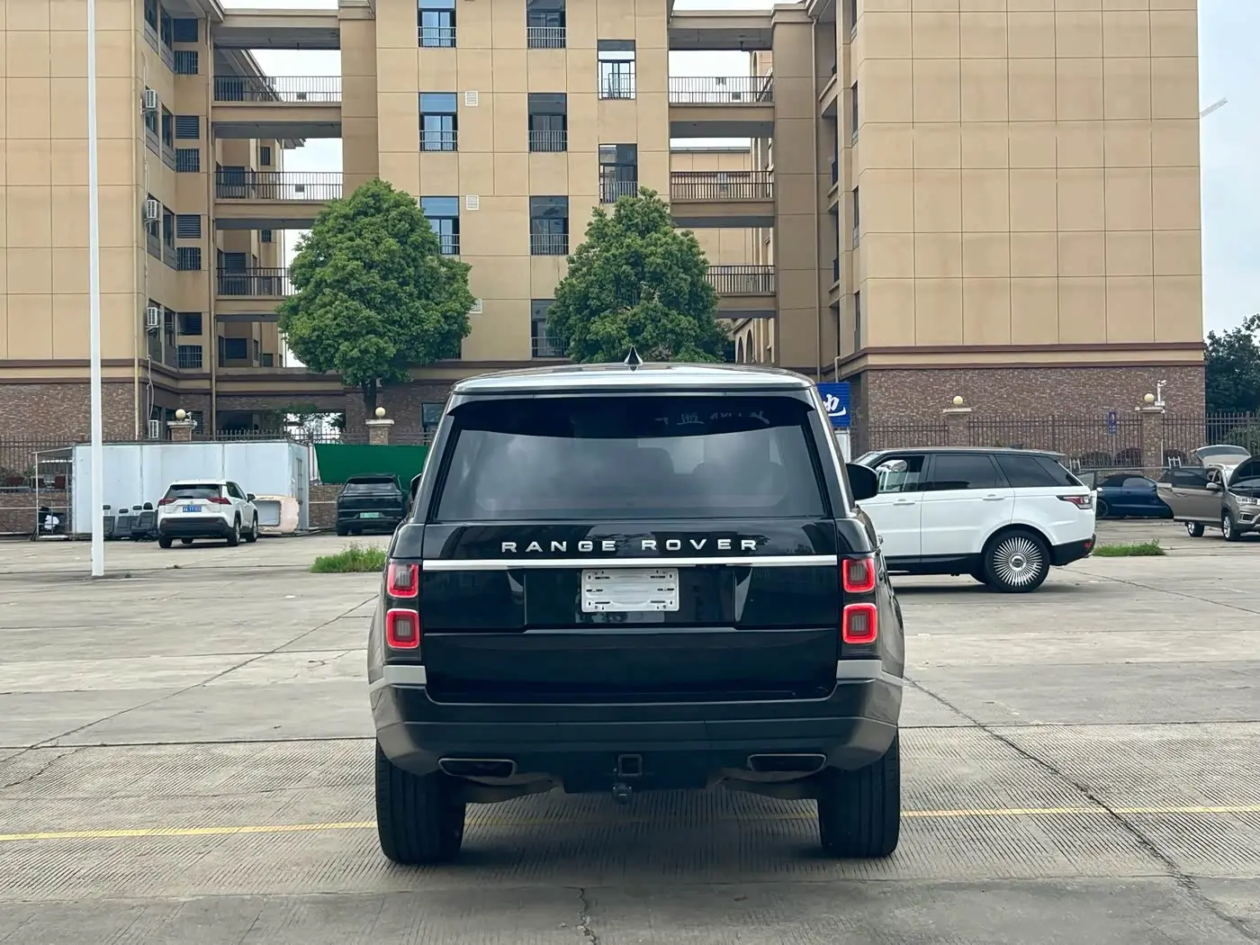 Land Rover Range Rover 2018 — ფოტო 5/10