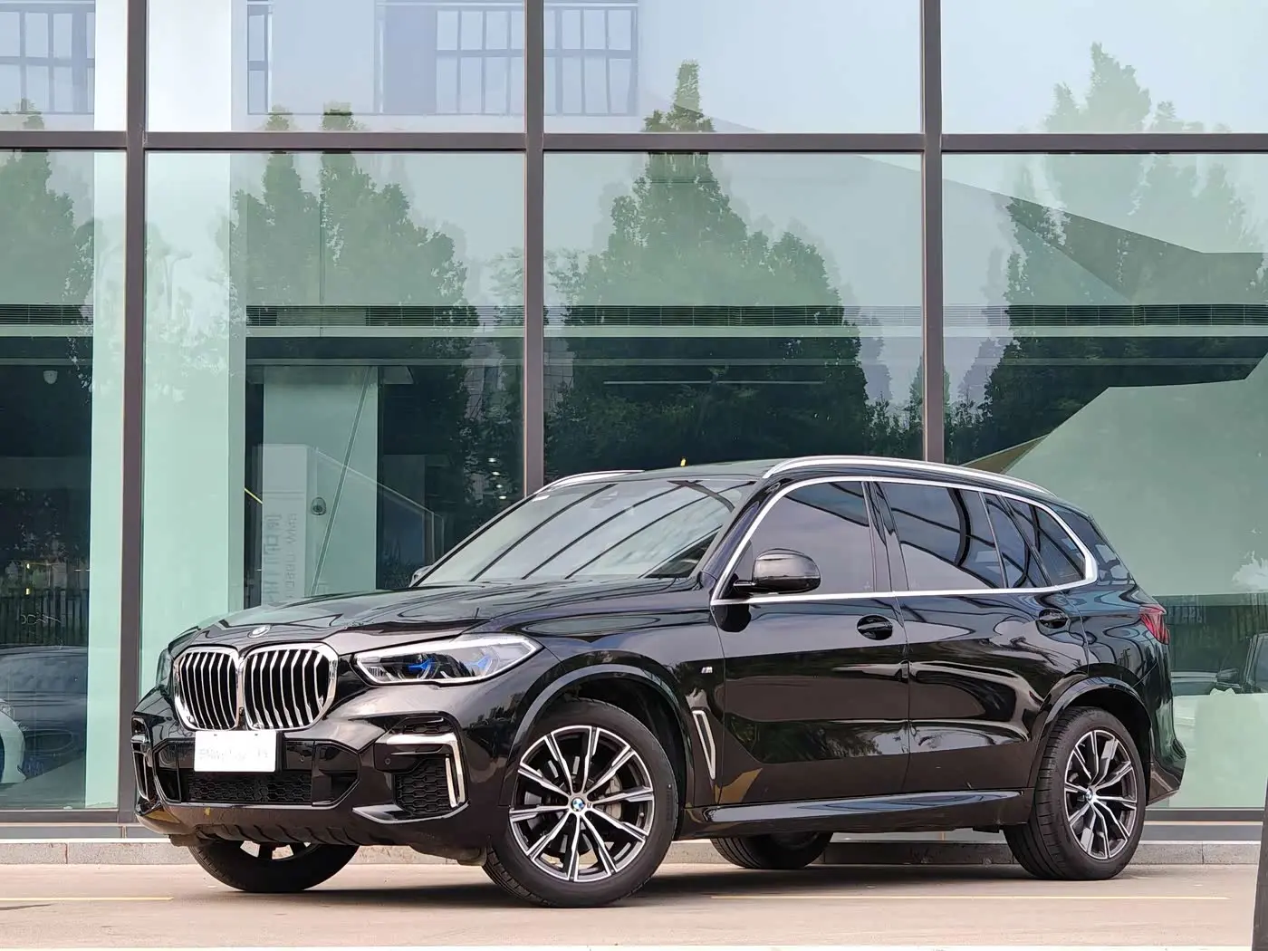 BMW X5 2023 — Фото 1/20