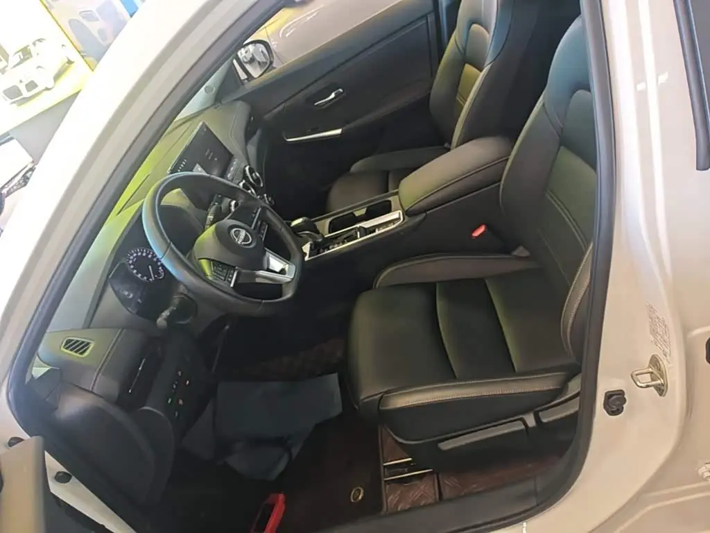 Nissan Sylphy 2025 — Photo 15/20
