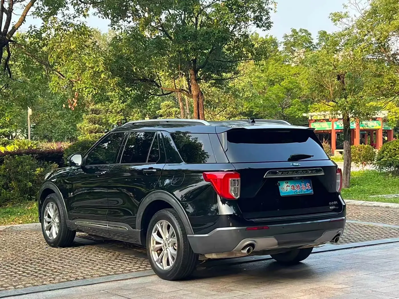 Ford Explorer 2021 — Photo 4/19