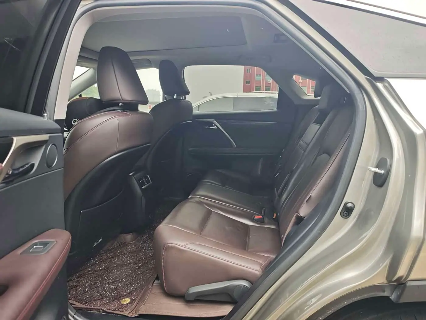 Lexus RX 2022 — ფოტო 12/18