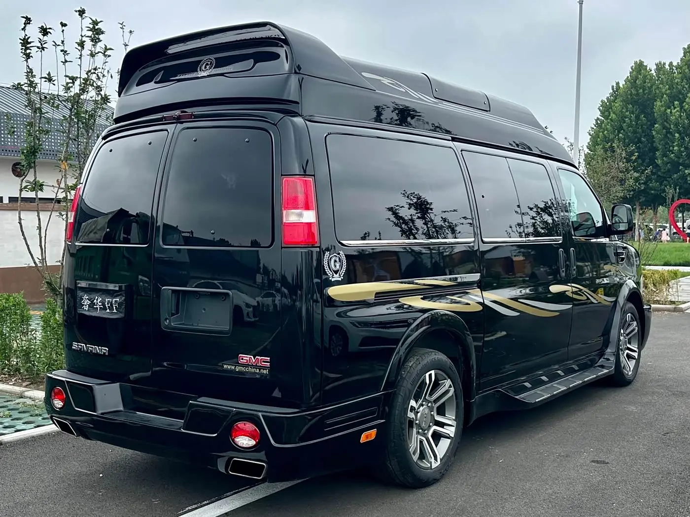 GMC Savana 2018 — Фото 5/18