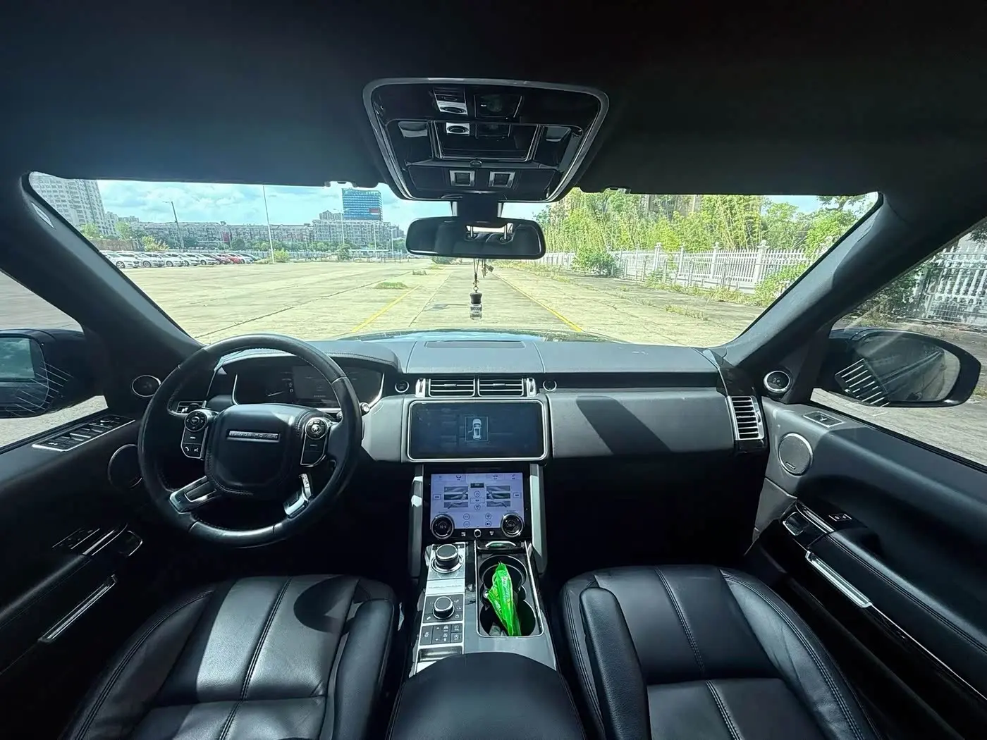 Land Rover Range Rover 2015 — Photo 9/11
