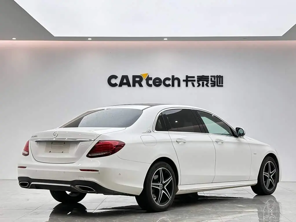 Mercedes-Benz E-Class 2020 — Photo 5/16