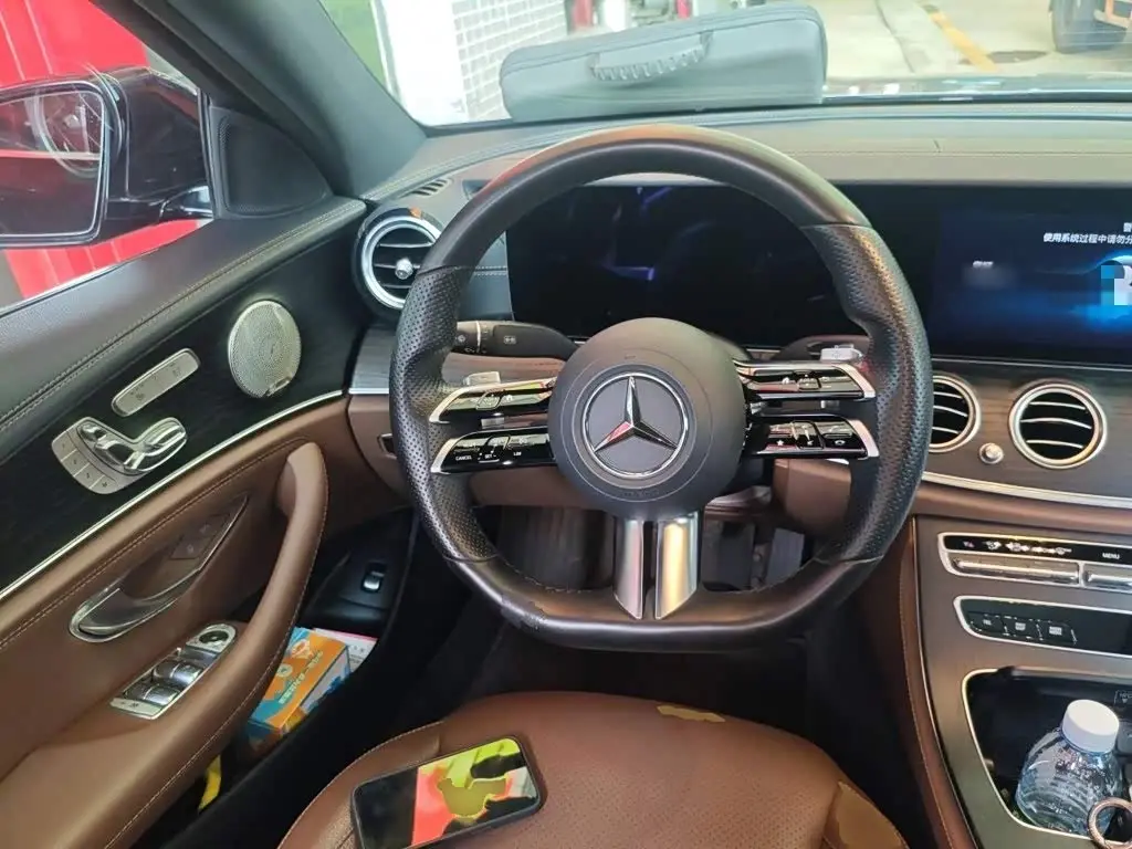 Mercedes-Benz E-Class 2021 — Photo 6/20