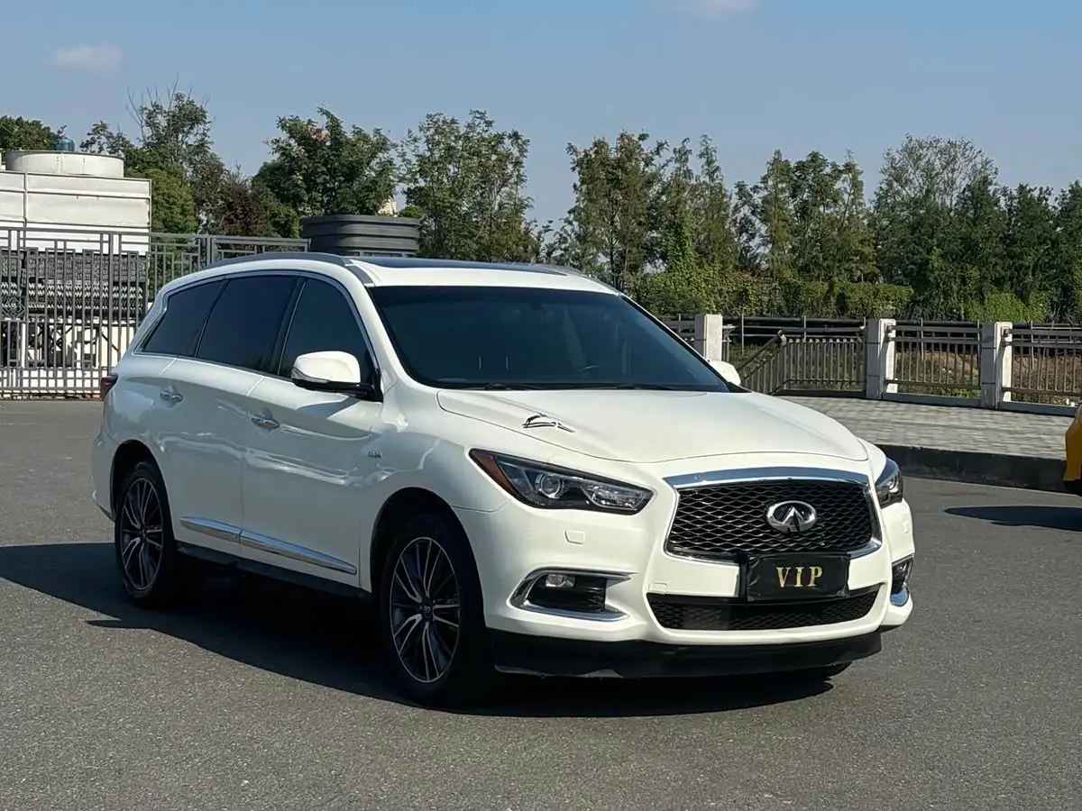 Infiniti QX60 2018 — Фото 19/20