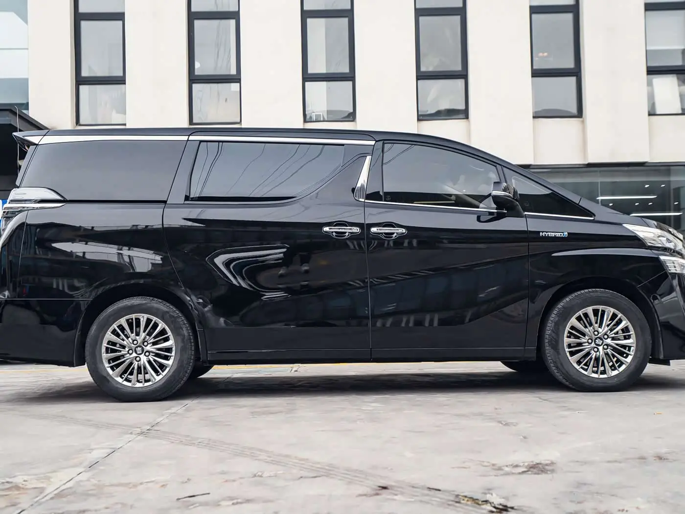 Toyota Vellfire 2021 — Photo 9/11