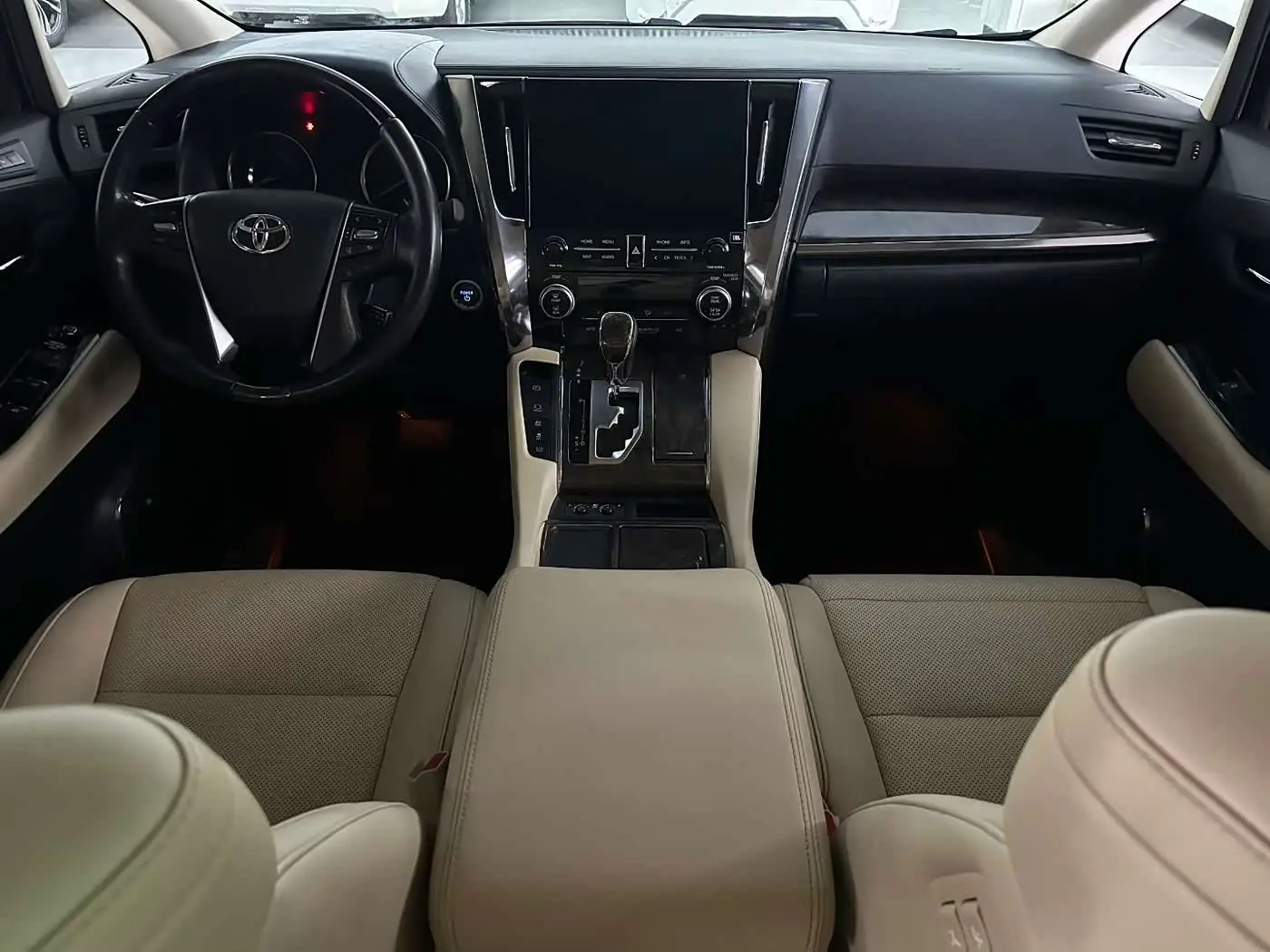 Toyota Vellfire 2021 — Photo 6/9