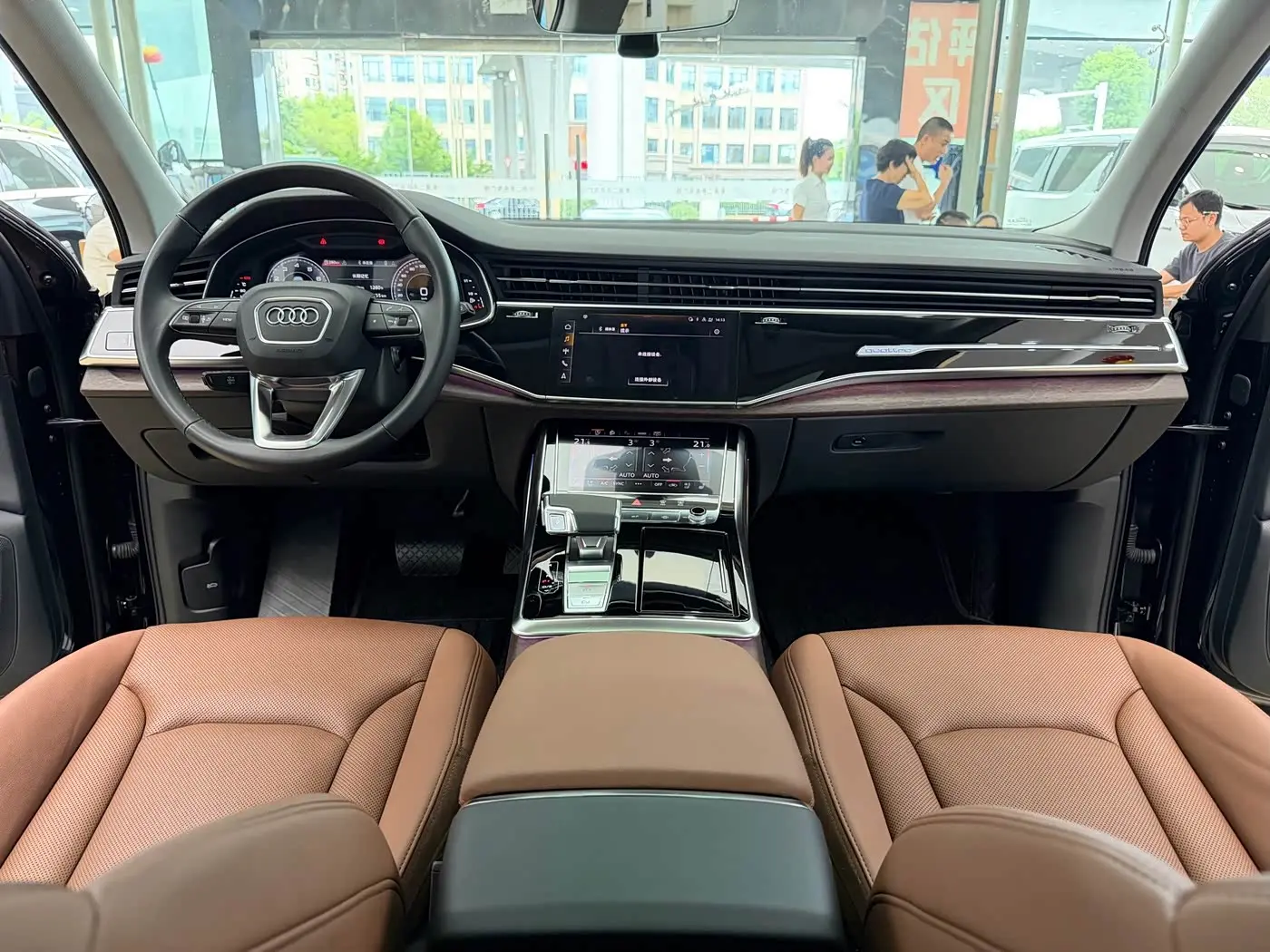 Audi Q7 2021 — Photo 12/20