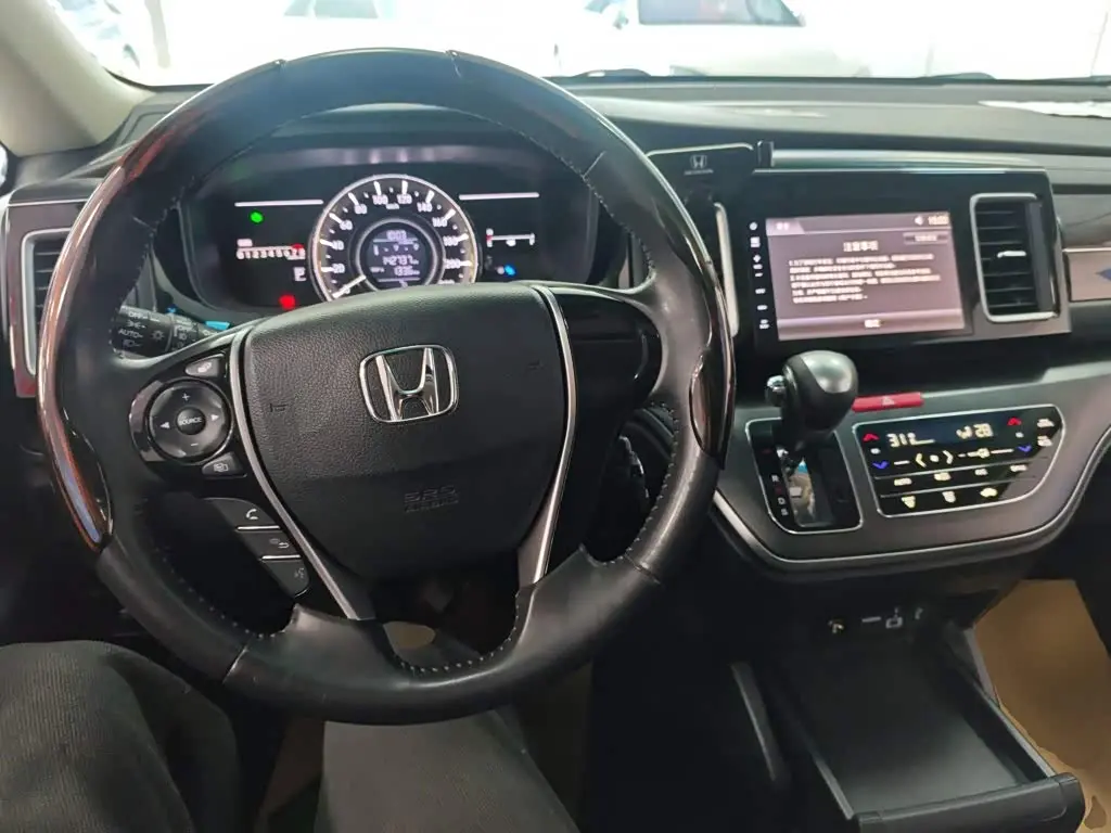 Honda Elysion 2017 — Photo 12/20