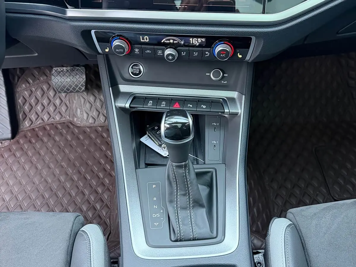 Audi Q3 2022 — Photo 12/20