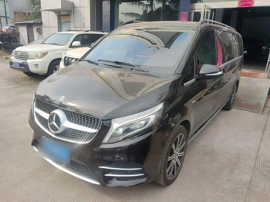 Mercedes-Benz V-Class 2022 — Фото 2/20