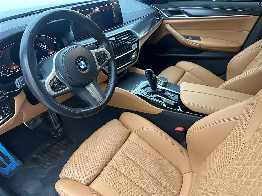 BMW 5 Series 2023 — Şəkil 8/18