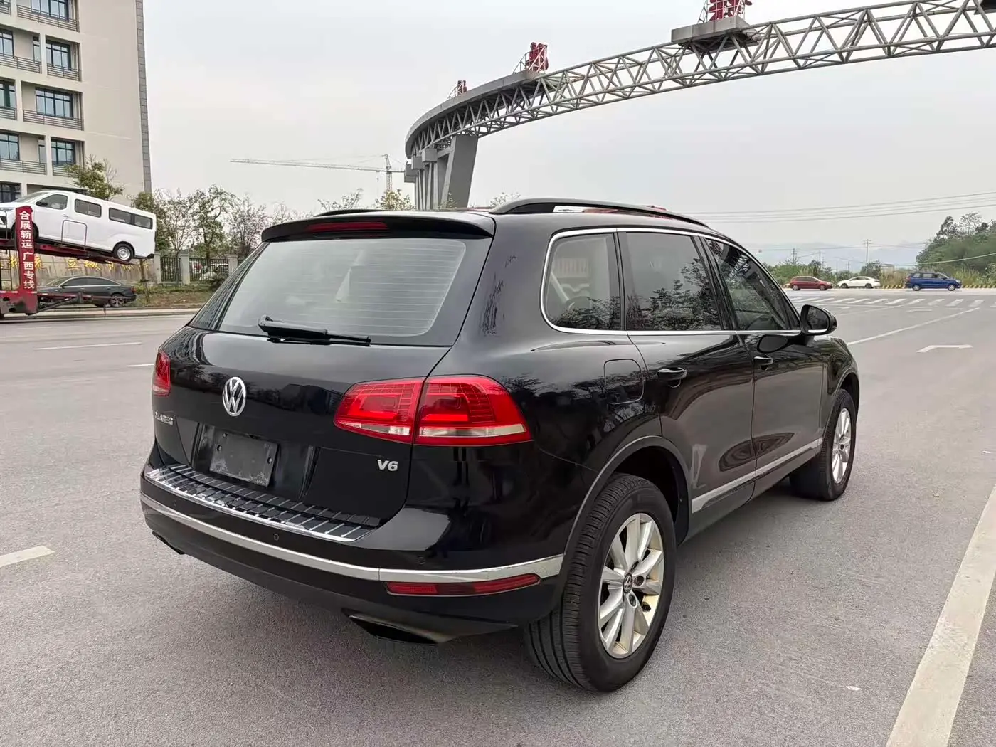 Volkswagen Touareg 2017 — Фото 4/9