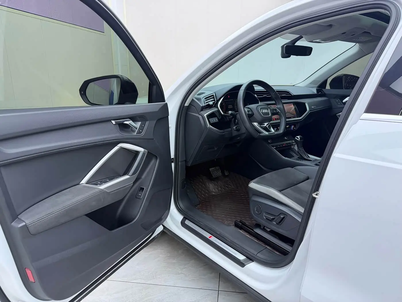 Audi Q3 2022 — Photo 7/20